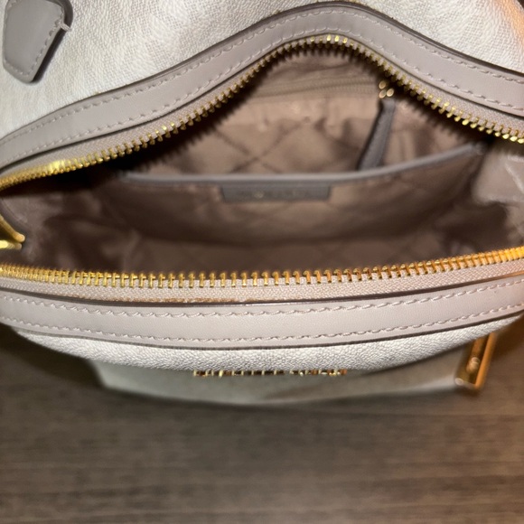 Michael Kors Monogram Leather Backpack New - Picture 5 of 5